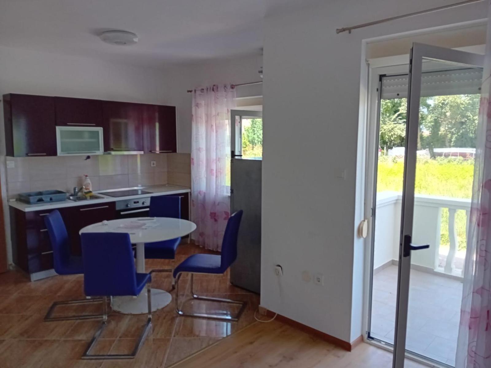 Apartments Toka Петркане Екстериор снимка